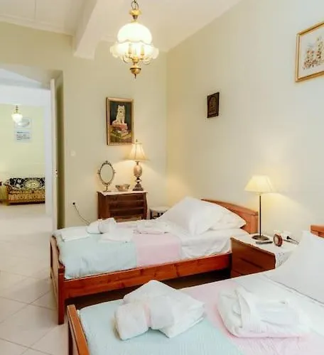 Yanmar Place * Ermoupoli