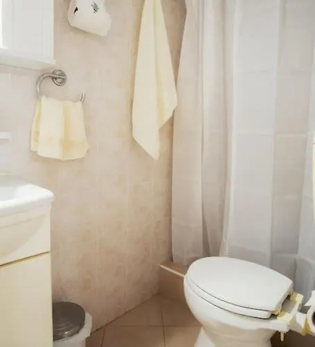 Yanmar Place * Ermoupoli